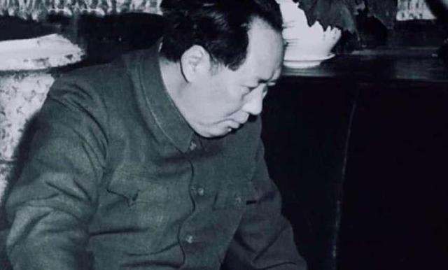 如果毛岸英不牺牲，毛主席会不会让他接班？历史早就给出了答案