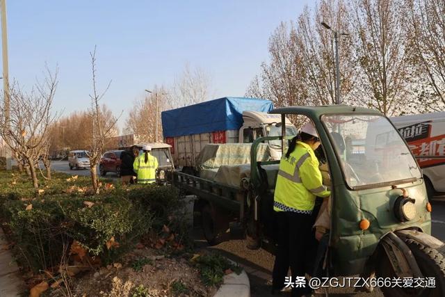交通秩序整治 偃师交警一直在行动
