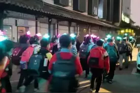 不要刻舟求剑，不要用过去的老眼光审视当今教育乱象问题图片