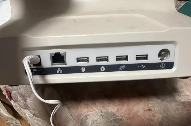 医用安卓设备流入闲鱼，破解后卖130元，还带放射性标志