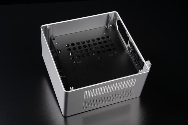 英特尔酷睿Ultra5 230F+铭瑄挑战者H810ITX+乔思伯NV10装机分享！