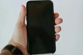 技巧分享：iPhone 手机遇到死机怎么办？几招教你解决！图片