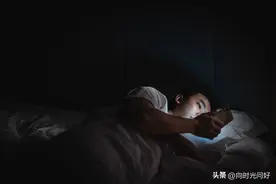 为什么熬夜反而越来越精神？真相让人害怕，不敢这样做了！图片