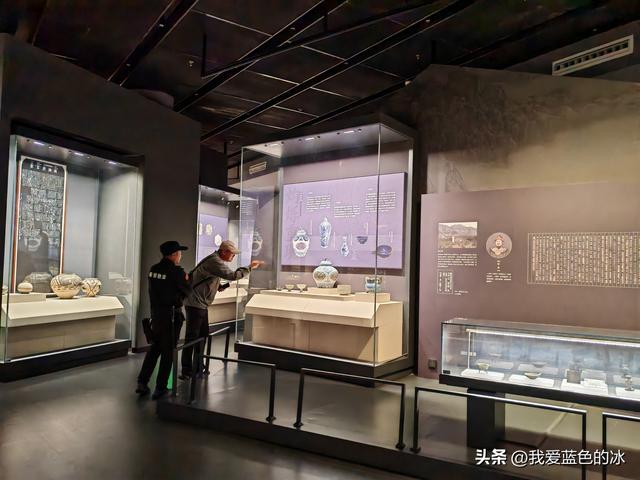 参观保定市博物馆，看到这个展厅，就觉得这个博物馆档次不够高