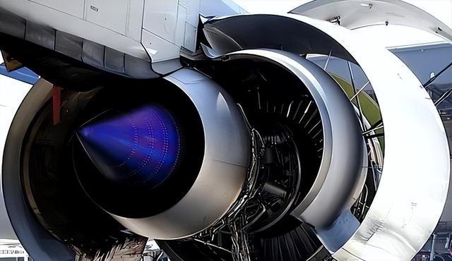 绝不向中国低头！宁愿裁员9000破产	，也不接受中国的帮助