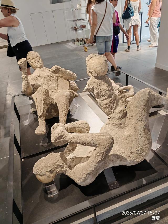 游意大利庞贝古城