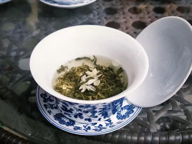 比人民公园巴适!5元素斋管饱、10元茶喝一天,公交直达宝藏古寺