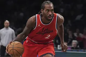 “战神卡”！莱昂纳德31分引领快船132-100大胜篮网图片
