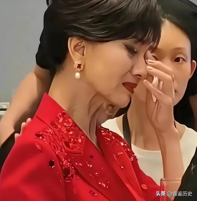 再多钱有什么用？72岁赵雅芝如今现状，给所有中老年人提了个醒