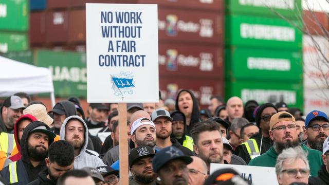 美媒：稀土出口禁令，中国不让步还好，一让步特朗普反而更紧张了