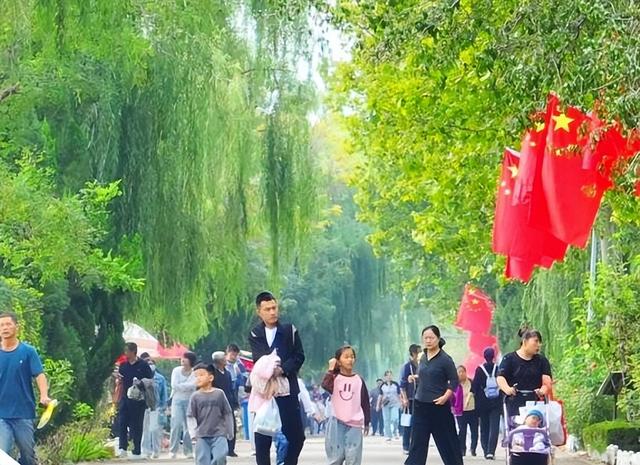【潍坊寿光】假期活动多样 游人如织享盛景
