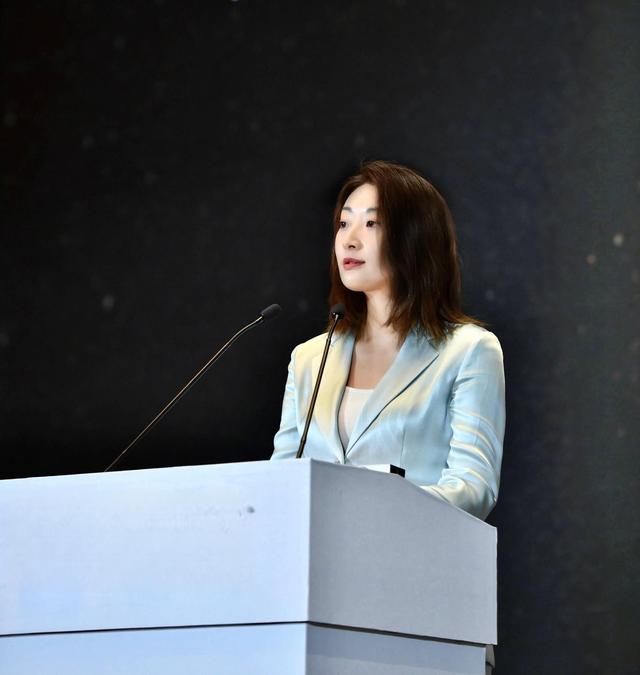 让子弹飞一会！宗庆后私生子要DNA鉴定，宗馥莉一句话表明态度