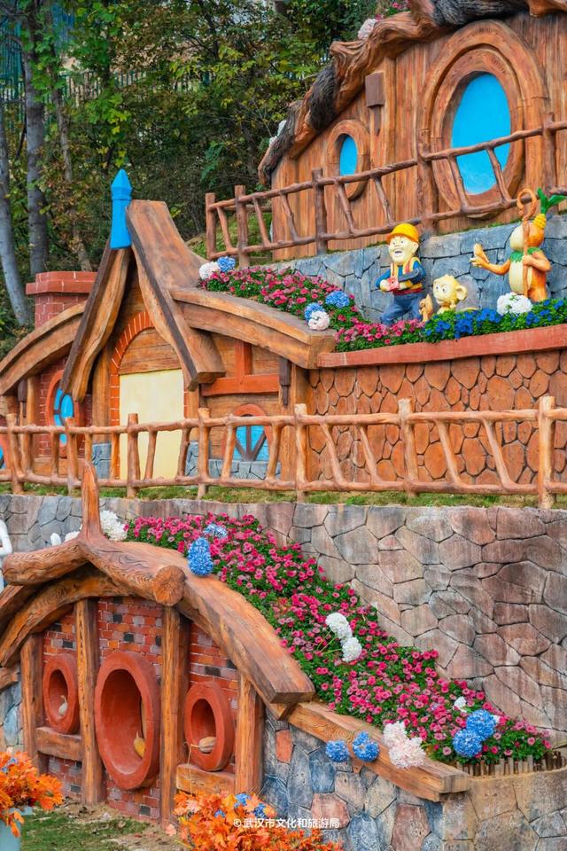 红了！武汉5000余亩红叶树，集体变色