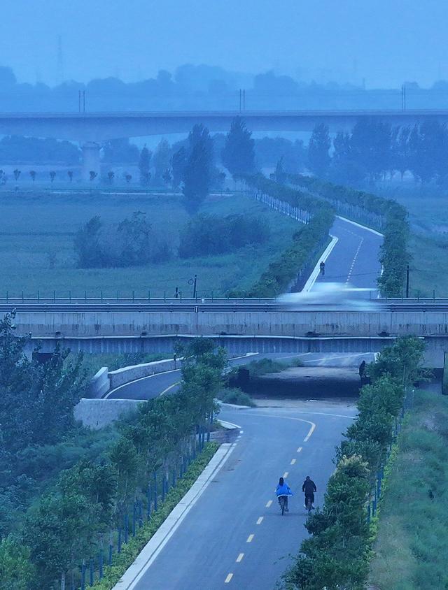 #运城头条#世界骑行日风雨中黄河一号旅游公路“骑”乐无穷