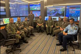 巴空军一把手上将端坐指挥室，背后一水的中国货，印度输的不冤枉图片