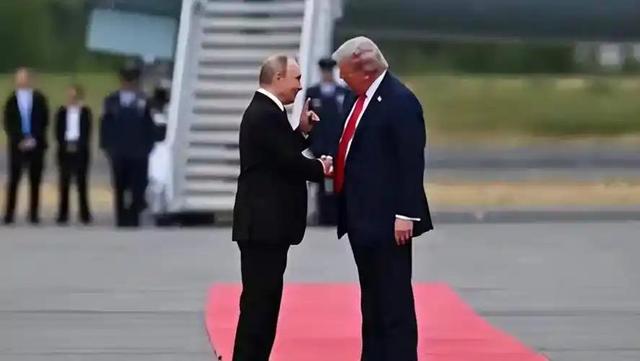 被卖了？美俄密谋28点停战协议，泽连斯基被秘密推上“断头台”