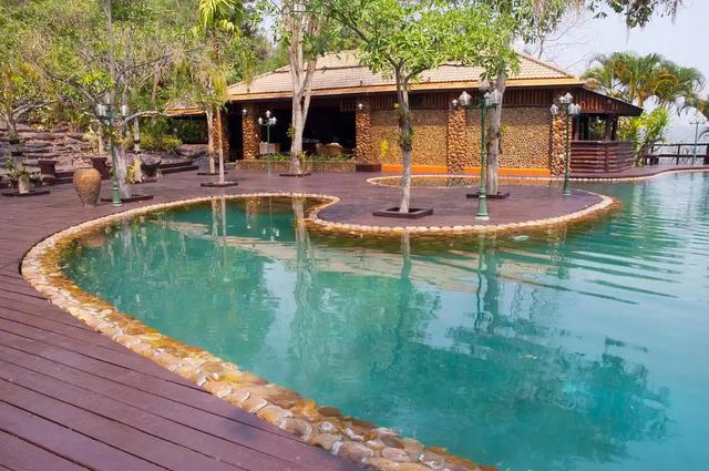 温泉界的天花板,他泡了300多个还没找到