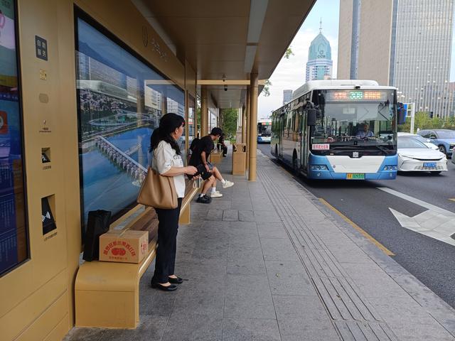 太原新建路公交站亭剔除城楼坐标，旱西门水西门传承600年后消失