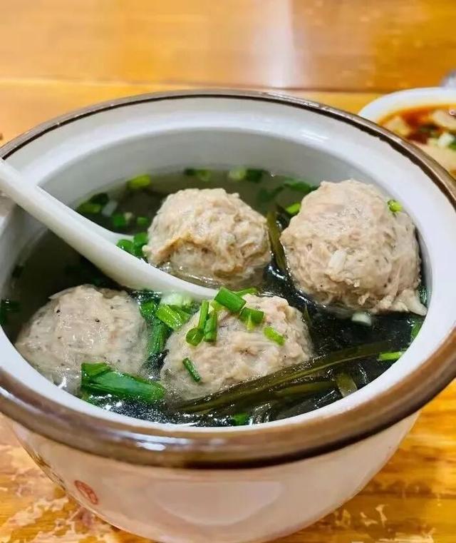 周末就冲！成都出发40min直达浪漫小城，喂海鸥逛古寺！