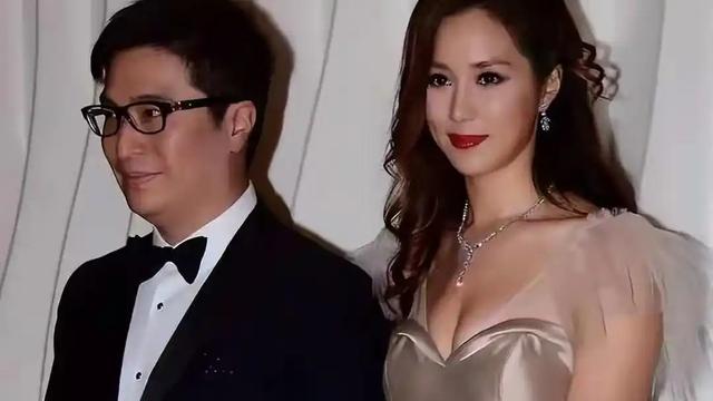 她14岁已是“人间尤物”，被首富看中花10亿娶回家	，8年生了四胎