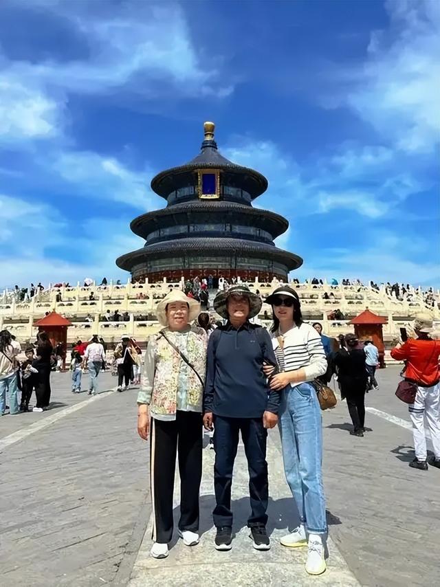 国庆第一批血亏的老板出现！坐地起价，一天降价8次也没人住？