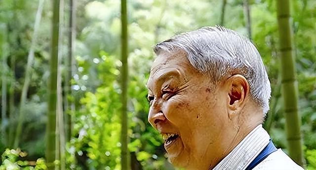 他曾是胡书记的得助手，担任过贵州省委书记，临终请求葬回故乡