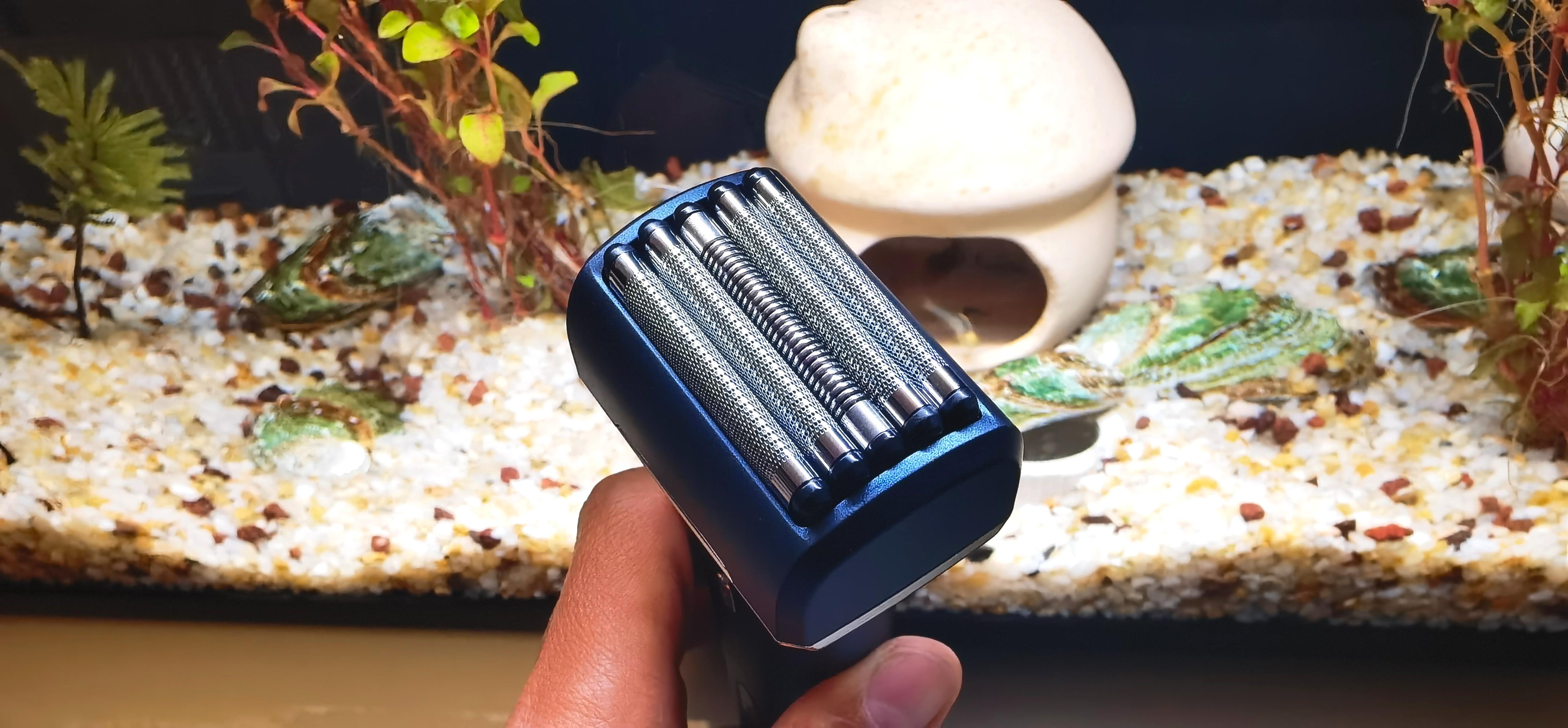 未野往复式剃须刀测评:五刀头27000转狂飙0残留,碾压千元机!