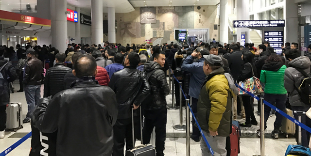 不听劝去日本的游客懵了！滞留机场饭都快吃不起，当初为啥要去？