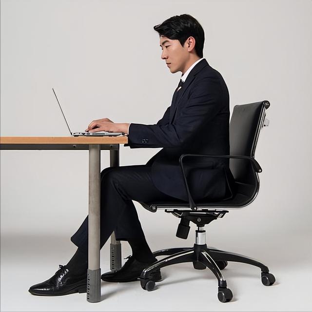 杀死女性美貌的凶手！不是熬夜但每天都做，AI提醒现在改还来得及