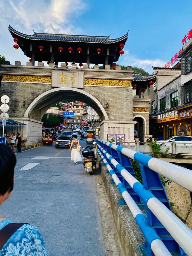 边城印象:一口吃三省 三地闻鸡鸣!