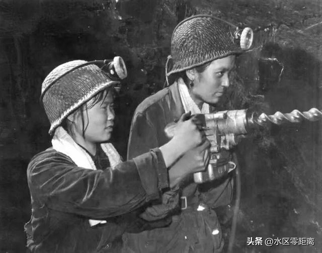乌鲁木齐市水磨沟区——从“工业粮仓”到“文化客厅”：老矿区变身民族团结“会客厅”