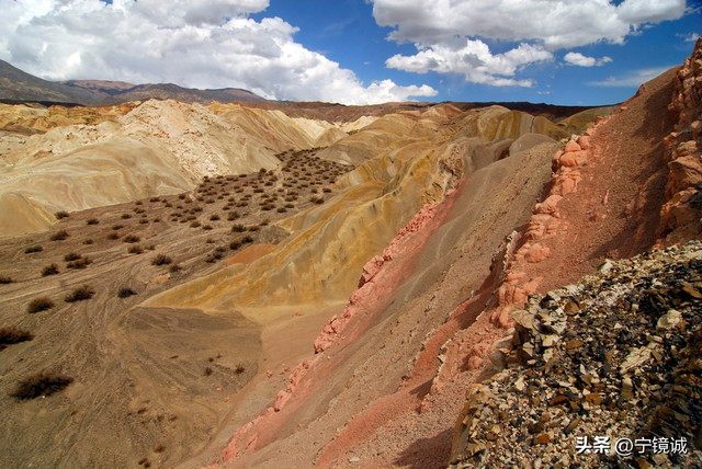 硬抗中国25天，高市早苗打出一张王牌：中方认清一国的真面目