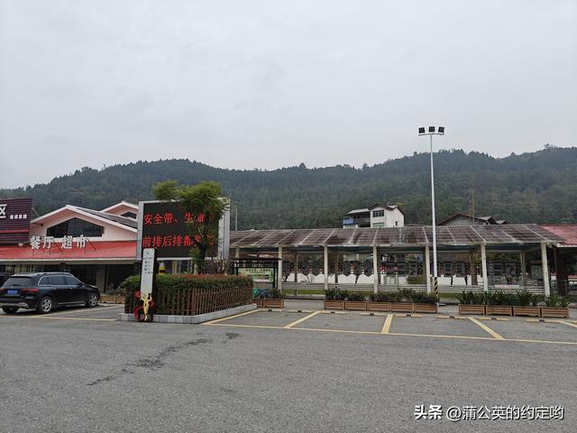 江边古镇风景不错，值得一看