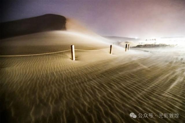 【敦煌第二场雪】月牙泉风雪交加景致极为震撼