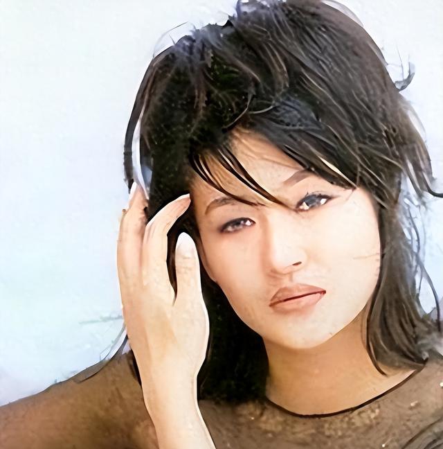 原来她已离世26年！23岁登春晚一夜成名，却因一个巴掌付出生命