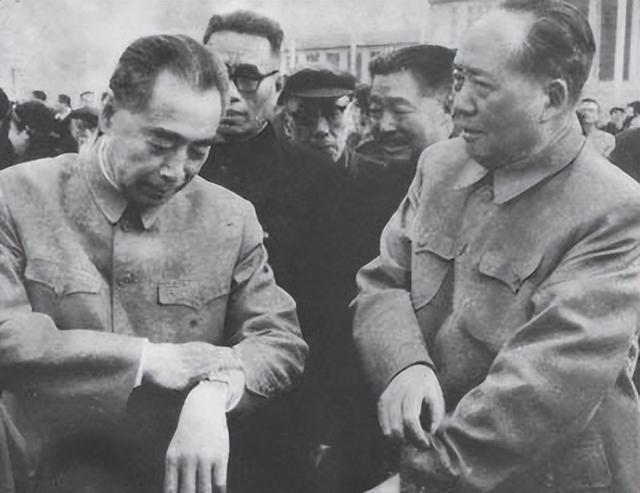 抗美援朝都知彭德怀，其实他背后还有一人，功劳不比彭老总小！