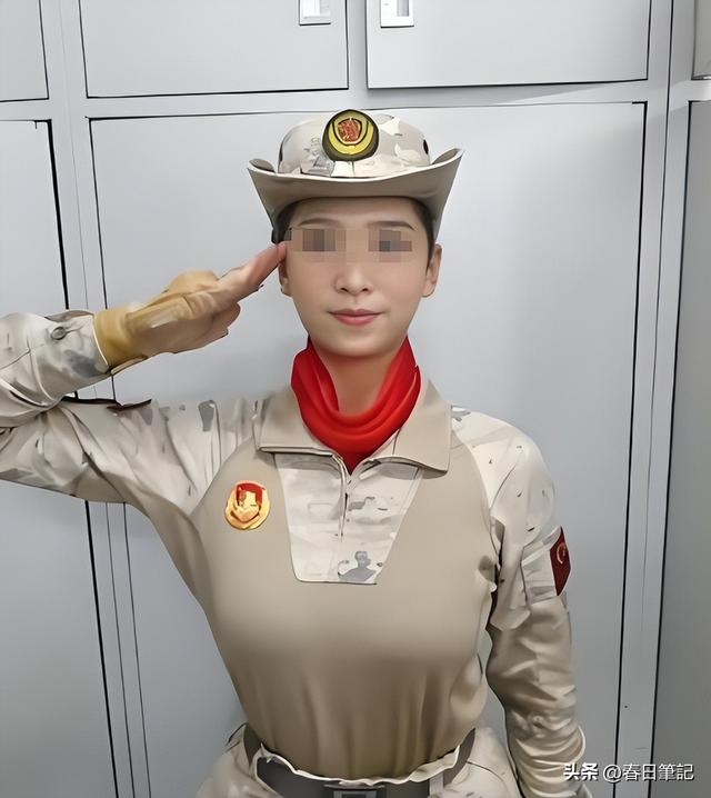93受阅女兵参加婚礼被骂惨！网友：穿这套衣服去是几个意思？
