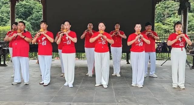 茶乡花海乐声悠扬