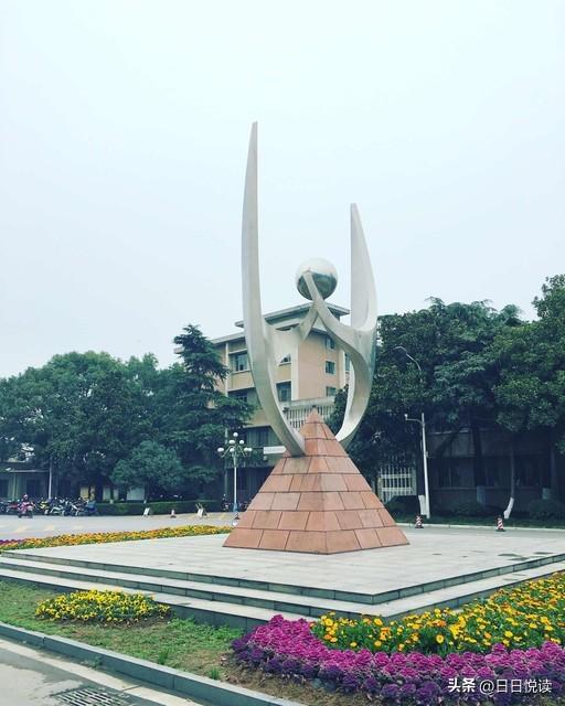 逛长江大学全攻略：把湖光书香和烟火气都装进行程里