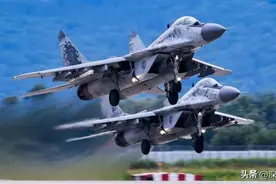 局势向最坏发展，深夜多个俄军基地爆炸：来袭战机全来自波兰机场图片