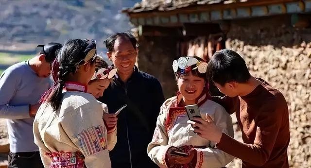 这个一妻多夫制的民族，晚上怎么过？女人直言：没有幸福可言