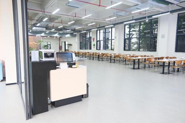 云湖兰山酒店：在数字浪潮与湖山诗意间，筑就一方共生秘境