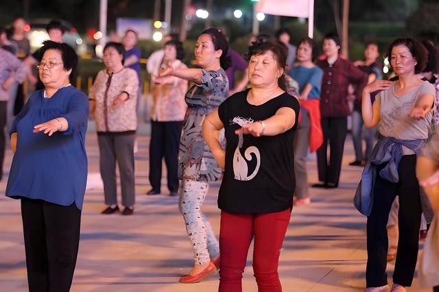 破防了！老外打卡中国后集体吐槽：欧美生活简直像活在上个世纪