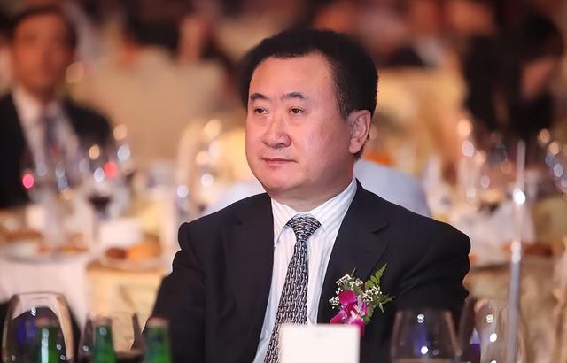 钱再多有什么用？71岁王健林瘦成皮包骨，王思聪本性难改沉迷女色