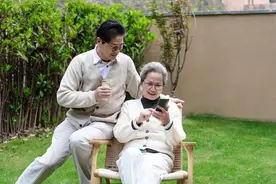 六十多欲，多半无福：过了60岁，欲望要节制，留住子孙的福气图片