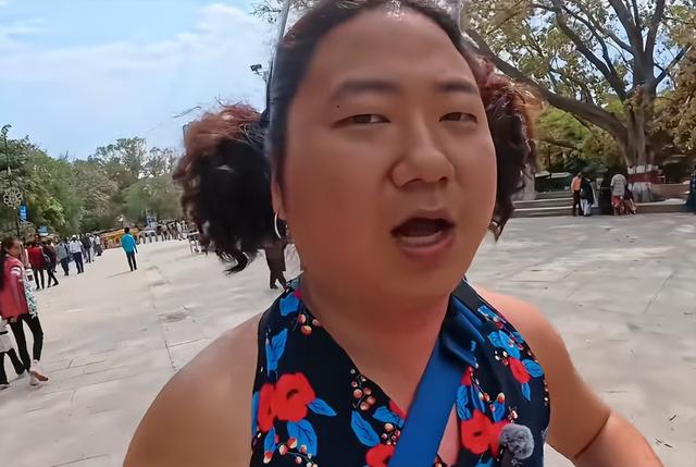 韩国小伙在印度挑战女装出行，想要看是否会有危险，结果直接被骗