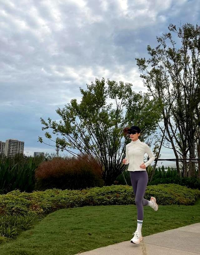 跑步十几年后很认同一句话：跑步其实是强身健体最末流的功效