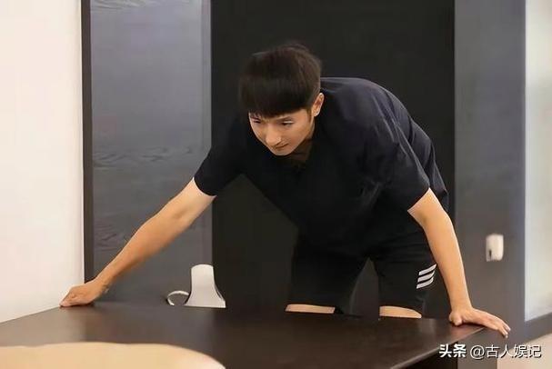 从主持人到“精神病” 无儿无女消失多年的李维嘉 48岁现状令人唏嘘