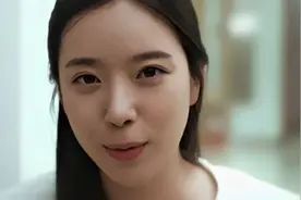 韩国女团宋玟京为艺术献身电影《10日的爱人》：婚姻加锁与心灵图片