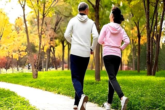 锻炼越多越早死 医生警告这7种运动，中老年人别再拼命做了